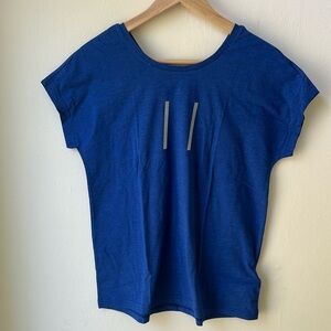 On Cloud Running Women’s Comfort T Size XS oversized New With Tags